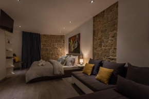 ROKOS DOWNTOWN ROOMS - specially designed rooms with private bathrooms - perfect for couples - in the heart of Split, just steps from Diocletian's Palace and the Riva promenade